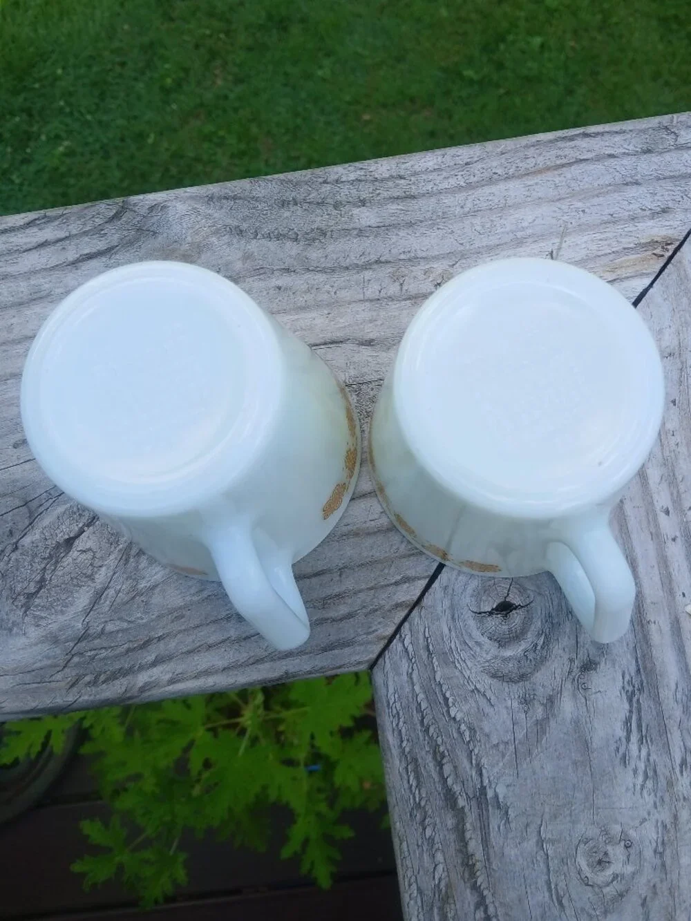 vintage pyrex white milk glass gold butterfly pattern coffee mugs made in USA